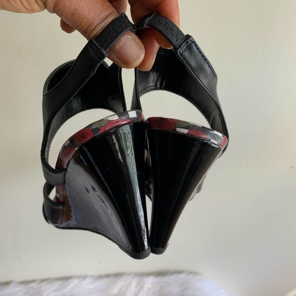 Cushion Walk by Avon black strappy wedge shoes - Picture 7 of 9